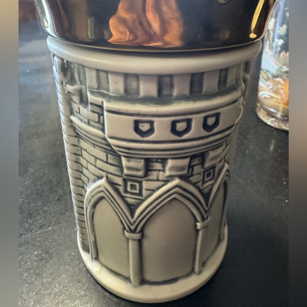 Cool Cinderella’s castle candle